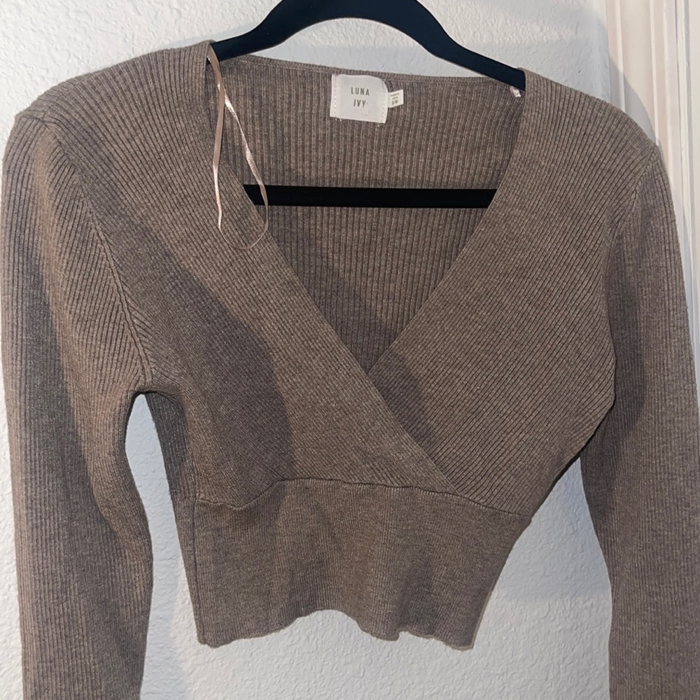 Long sleeve crop top never worn